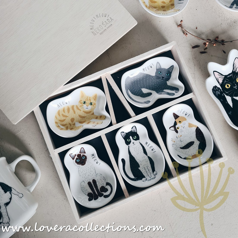 Meow Meow Neko Cat Japan Set of 5 Small Dishes with Wooden Box