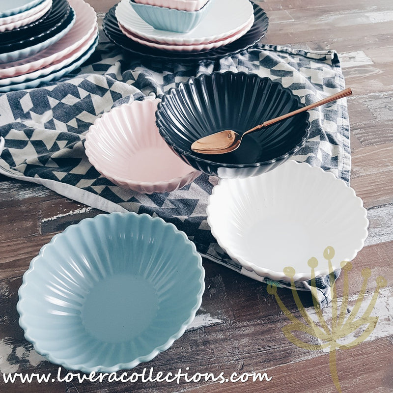 *50% CLEARANCE SALE* Seashell Black Bowls